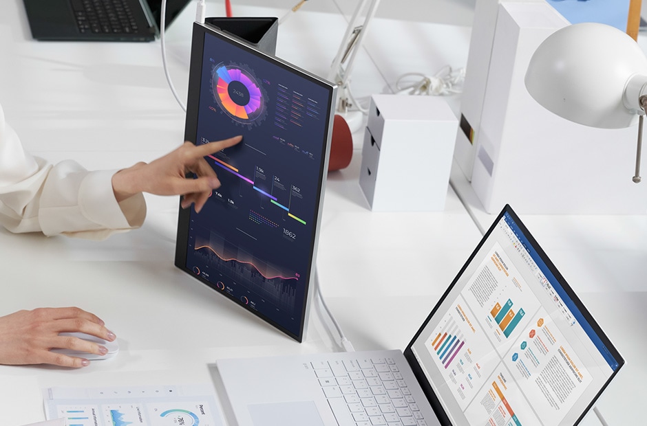 LG Gram View 16MQ70.ASDA5 Portable Monitor - 16 inch, 2K